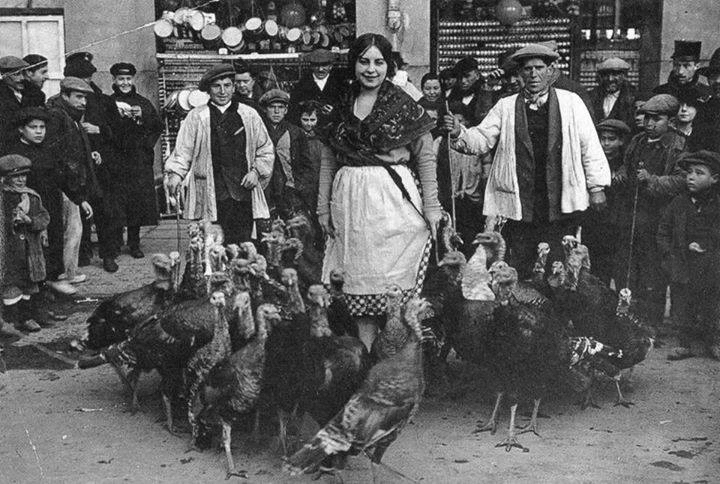 Consuelo Portela, alias 'la Chelito', ataviada como una pavera de la Plaza Mayor en 1910